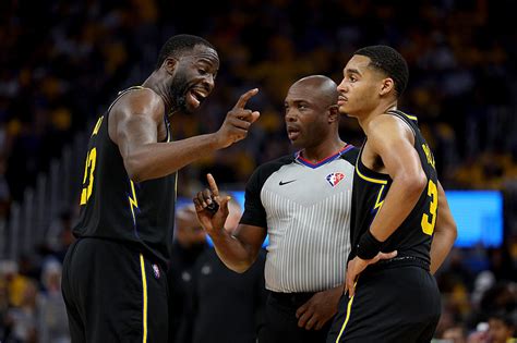 green punches poole|Video of Draymond Green Punching Jordan Poole at Practice。